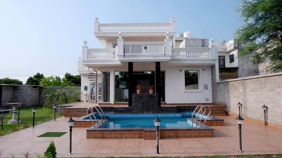 Greystone Villa, Swiming Pool , Bbq , Big Garden, Pool Table, Party Speaker, Bathtub, Kitchen, 15Mins To Golden Temple Amritsar Exteriér fotografie