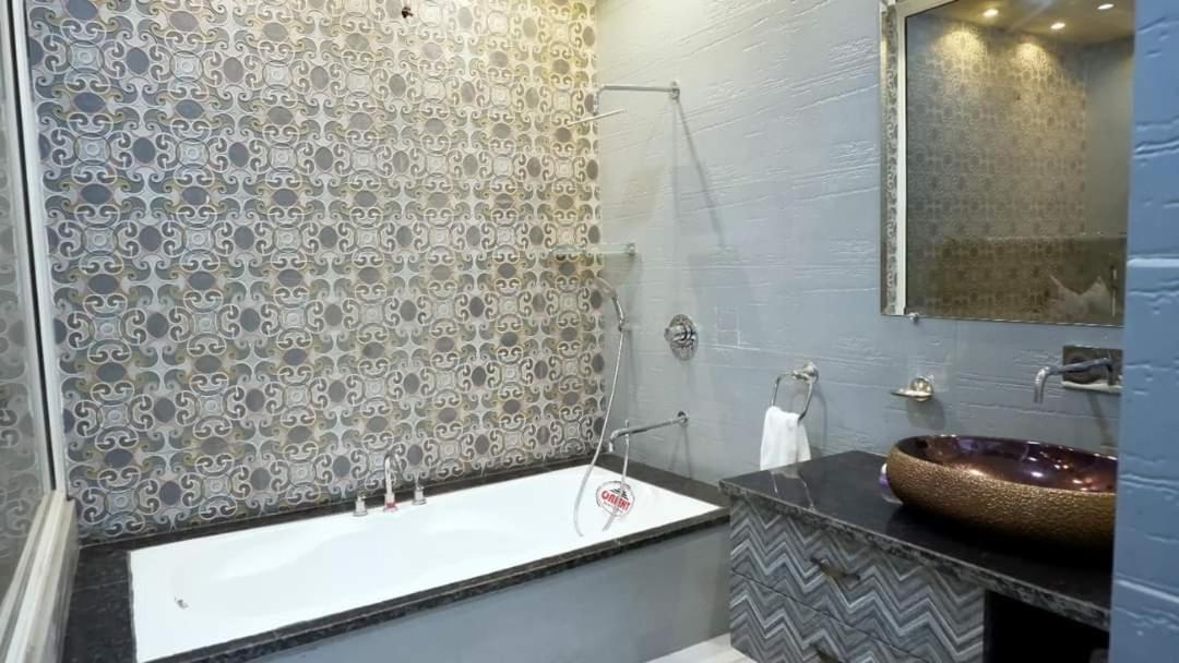 Greystone Villa, Swiming Pool , Bbq , Big Garden, Pool Table, Party Speaker, Bathtub, Kitchen, 15Mins To Golden Temple Amritsar Exteriér fotografie
