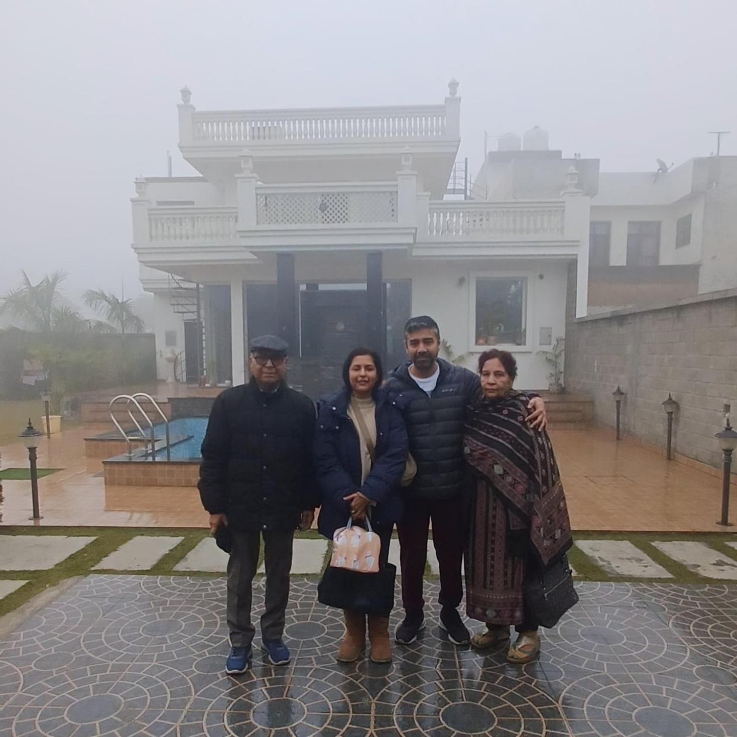 Greystone Villa, Swiming Pool , Bbq , Big Garden, Pool Table, Party Speaker, Bathtub, Kitchen, 15Mins To Golden Temple Amritsar Exteriér fotografie