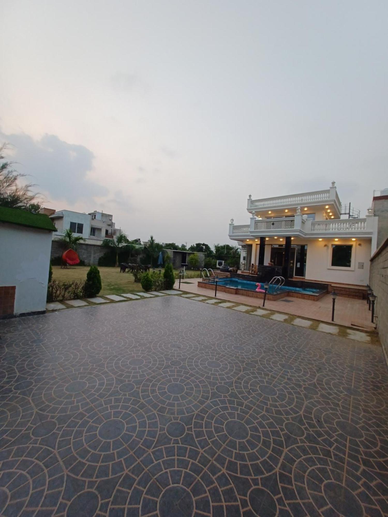 Greystone Villa, Swiming Pool , Bbq , Big Garden, Pool Table, Party Speaker, Bathtub, Kitchen, 15Mins To Golden Temple Amritsar Exteriér fotografie