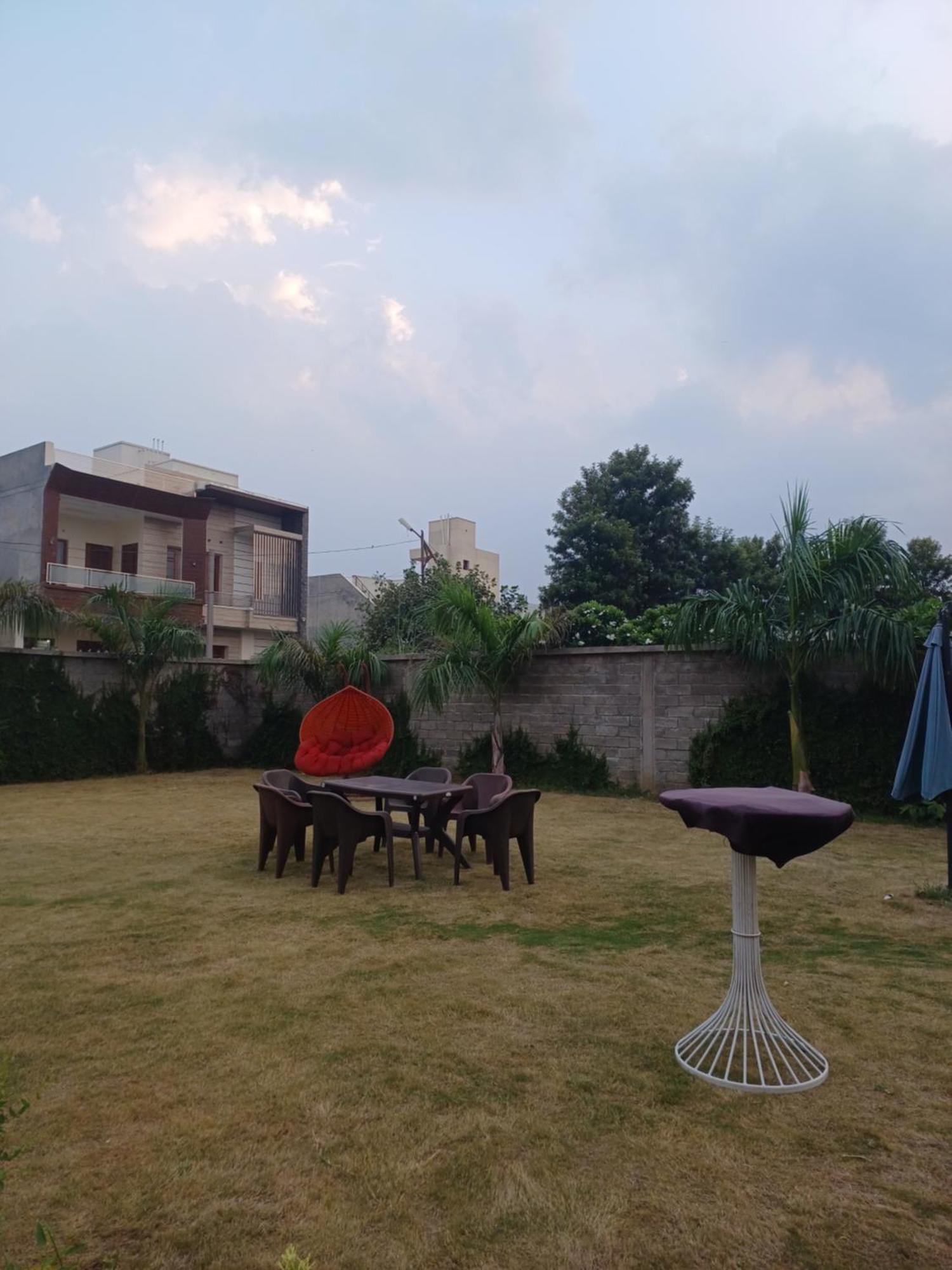 Greystone Villa, Swiming Pool , Bbq , Big Garden, Pool Table, Party Speaker, Bathtub, Kitchen, 15Mins To Golden Temple Amritsar Exteriér fotografie