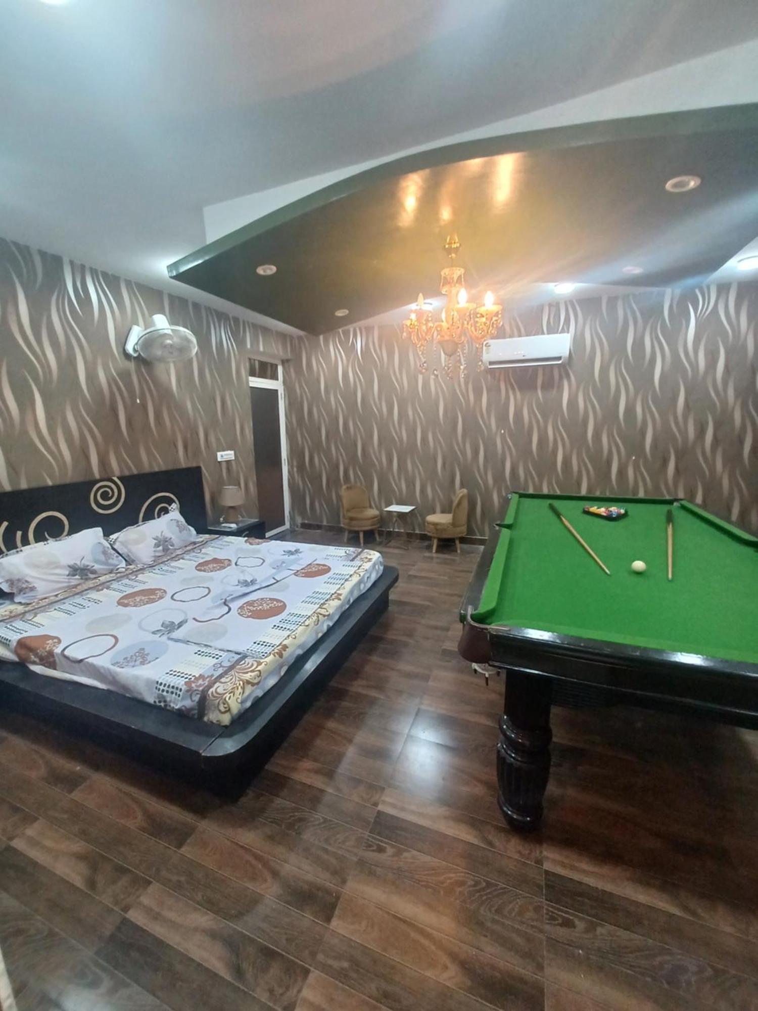 Greystone Villa, Swiming Pool , Bbq , Big Garden, Pool Table, Party Speaker, Bathtub, Kitchen, 15Mins To Golden Temple Amritsar Exteriér fotografie